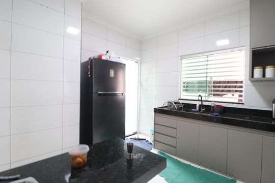 Cozinha de casa para alugar com 2 quartos, 128m² em Jardim Inconfidência, Uberlândia