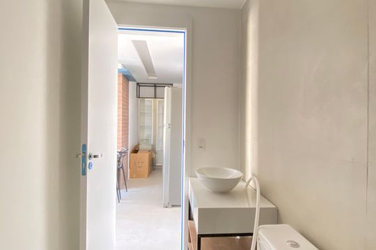 Banheiro de apartamento à venda com 2 quartos, 37m² em Rochdale, Osasco