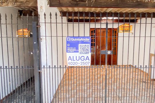Fachada de casa para alugar com 1 quarto, 80m² em Jardim Santa Maria, São Paulo