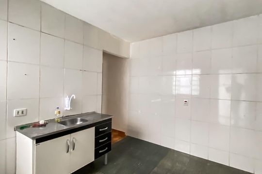 Cozinha  de casa para alugar com 1 quarto, 80m² em Jardim Santa Maria, São Paulo