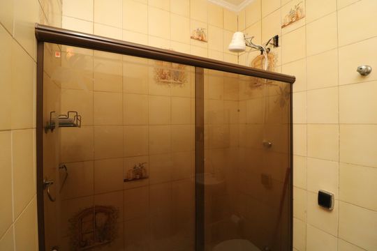 Casa à venda com 3 quartos, 170m² em Jardim Piqueroby, São Paulo