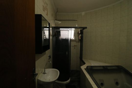 Casa à venda com 3 quartos, 170m² em Jardim Piqueroby, São Paulo