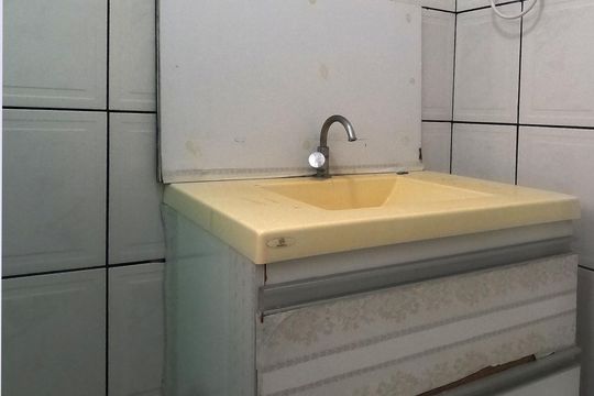 Banheiro de apartamento para alugar com 1 quarto, 39m² em José Menino, Santos