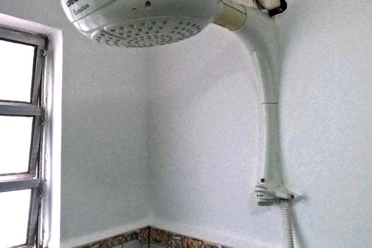 Banheiro de apartamento para alugar com 1 quarto, 39m² em José Menino, Santos