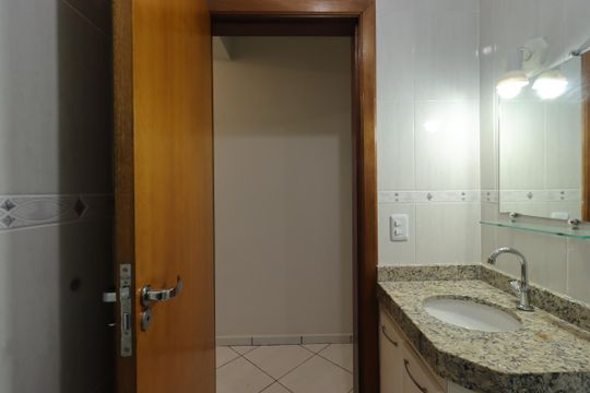 Banheiro Social de apartamento para alugar com 2 quartos, 70m² em Casa Branca, Santo André