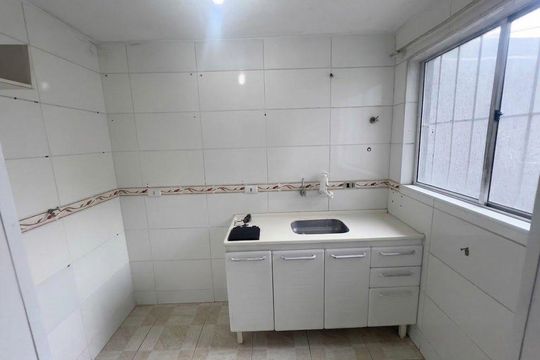 Cozinha de casa para alugar com 3 quartos, 100m² em Vila Sao Jose (Cidade Dutra), São Paulo
