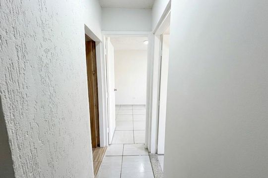 Corredor de casa para alugar com 3 quartos, 100m² em Vila Sao Jose (Cidade Dutra), São Paulo