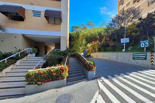 Fachada do bloco de apartamento à venda com 2 quartos, 54m² em Cubango, Niterói