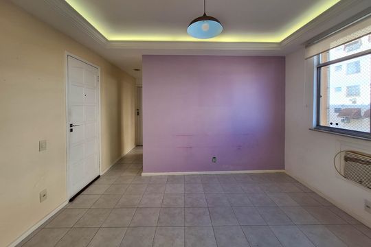 Sala de apartamento à venda com 2 quartos, 54m² em Cubango, Niterói