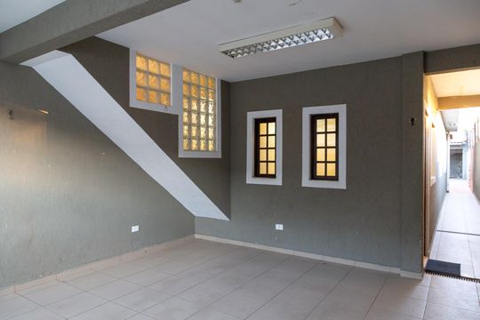Garagem de casa para alugar com 3 quartos, 150m² em Vila Nova Bonsucesso, Guarulhos