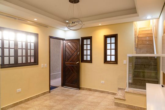Sala de casa para alugar com 3 quartos, 150m² em Vila Nova Bonsucesso, Guarulhos