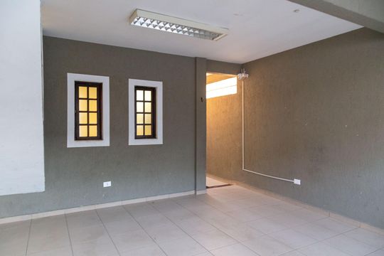 Garagem de casa para alugar com 3 quartos, 150m² em Vila Nova Bonsucesso, Guarulhos