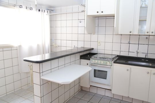 Cozinha de apartamento para alugar com 3 quartos, 91m² em Setor Aeroporto, Goiânia