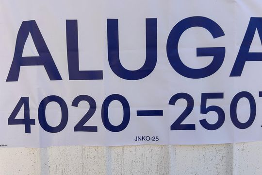 Placa de apartamento para alugar com 3 quartos, 110m² em Trindade, Florianópolis