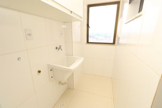 Área de Serviço de apartamento para alugar com 3 quartos, 167m² em Piatã, Salvador