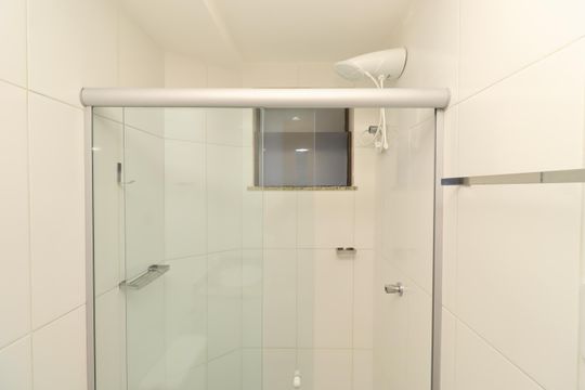 Banheiro Social de apartamento para alugar com 3 quartos, 167m² em Piatã, Salvador