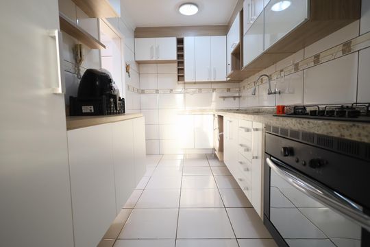 Cozinha e Área de Serviço de apartamento à venda com 3 quartos, 90m² em City Bussocaba, Osasco