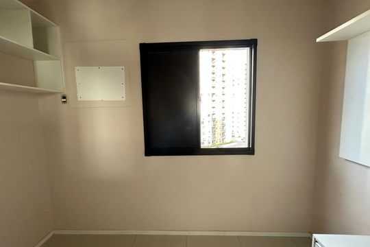 Quarto 1 de apartamento para alugar com 2 quartos, 56m² em Del Castilho, Rio de Janeiro