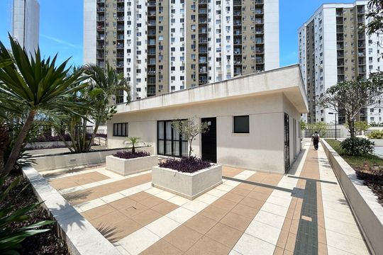 Área comum de apartamento para alugar com 2 quartos, 56m² em Del Castilho, Rio de Janeiro
