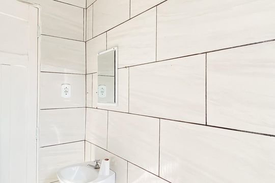 Banheiro  de casa para alugar com 1 quarto, 130m² em Vila Ré, São Paulo