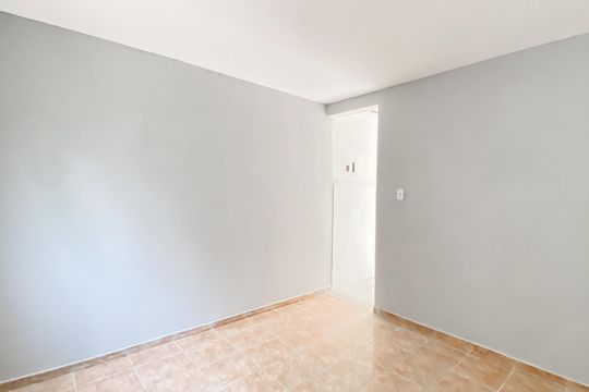 Sala  de casa para alugar com 1 quarto, 130m² em Vila Ré, São Paulo
