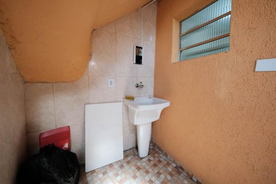 Área de Serviço de casa para alugar com 2 quartos, 60m² em Vila Paulistania, São Paulo