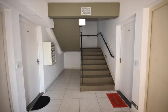 Hall de entrada de apartamento à venda com 2 quartos, 49m² em Vila Nambi, Jundiaí