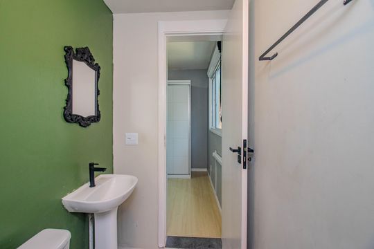 Banheiro da Suíte de apartamento para alugar com 3 quartos, 62m² em Sarandi, Porto Alegre