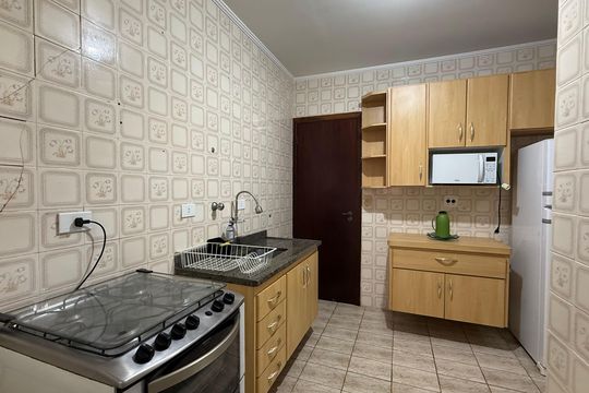 Cozinha de apartamento para alugar com 3 quartos, 72m² em Jardim Tejereba, Guarujá