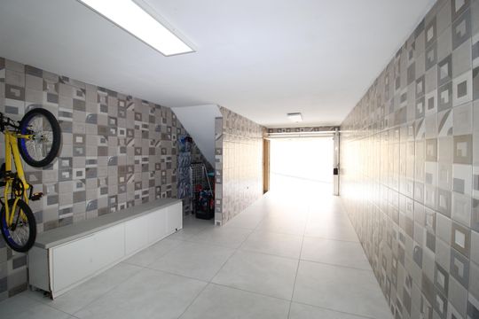 Garagem de casa à venda com 2 quartos, 73m² em Jardim Helena, São Paulo