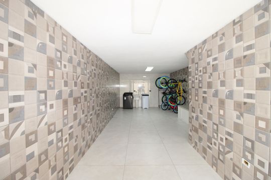 Garagem de casa à venda com 2 quartos, 73m² em Jardim Helena, São Paulo