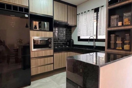 Cozinha de casa de condomínio à venda com 3 quartos, 105m² em Jardins do Império, Indaiatuba