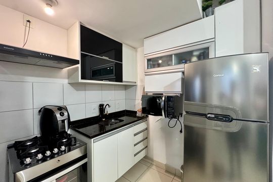 Cozinha de apartamento à venda com 2 quartos, 53m² em Serrano, Belo Horizonte