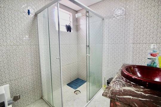 Banheiro de casa para alugar com 2 quartos, 80m² em Vila Lourdes, Ferraz de Vasconcelos