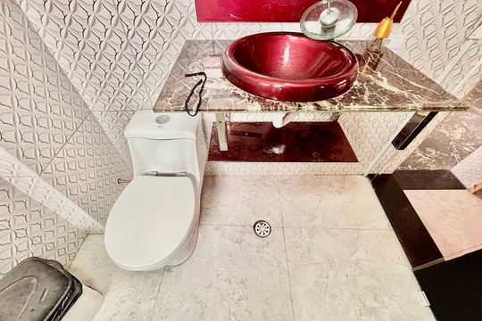 Banheiro de casa para alugar com 2 quartos, 80m² em Vila Lourdes, Ferraz de Vasconcelos