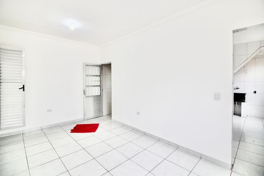 Casa para alugar com 1 quarto, 80m² em Vila Lourdes, Ferraz de Vasconcelos