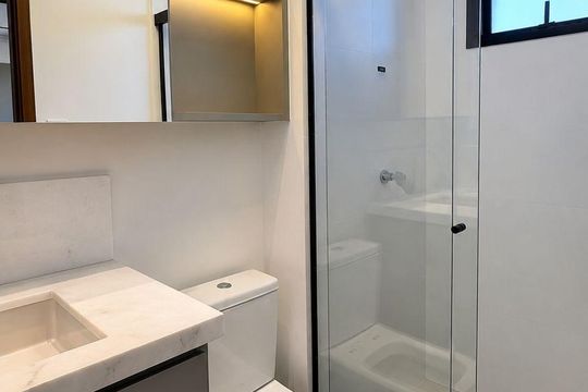 Banheiro  de apartamento à venda com 2 quartos, 72m² em Setor Marista, Goiânia