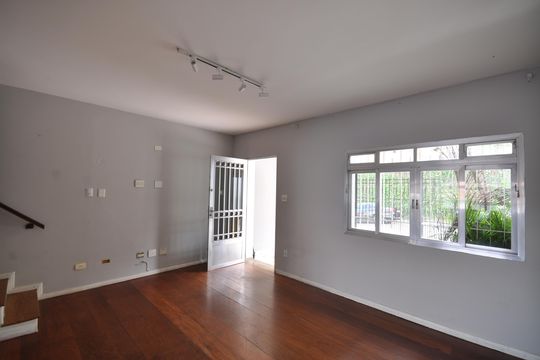 Casa para alugar com 3 quartos, 130m² em Vila Albertina, São Paulo