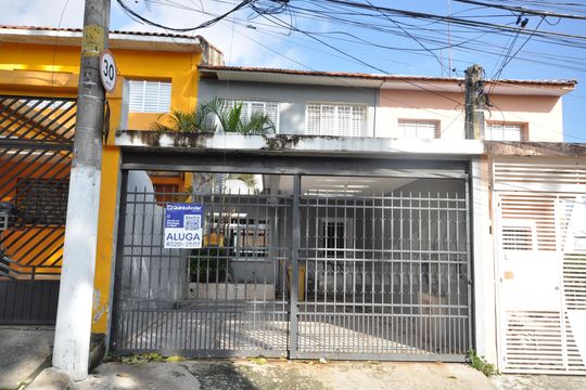 Fachada de casa para alugar com 3 quartos, 130m² em Vila Albertina, São Paulo