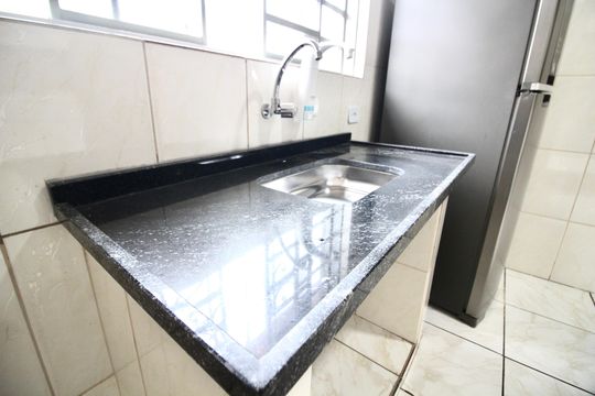 Cozinha de casa para alugar com 1 quarto, 50m² em Vila Dalila, São Paulo