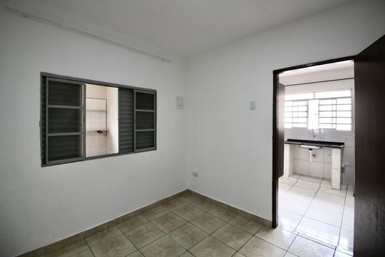 Quarto 1 de casa para alugar com 1 quarto, 50m² em Vila Dalila, São Paulo