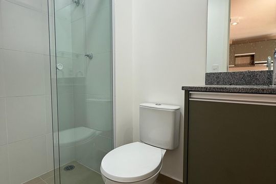 Banheiro de kitnet/studio para alugar com 1 quarto, 25m² em Campos Elíseos, São Paulo