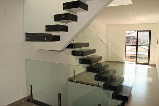 Corredor de casa para alugar com 3 quartos, 169m² em Parque Paineiras, São Paulo