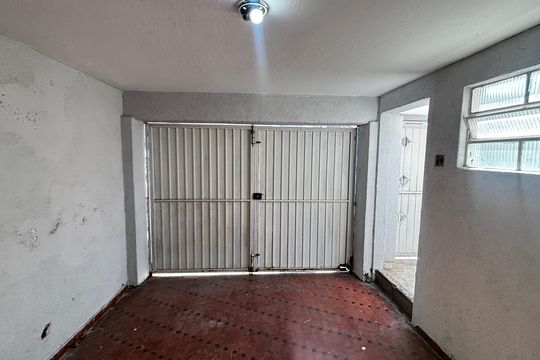 Garagem de casa para alugar com 1 quarto, 100m² em Santa Terezinha, Santo André