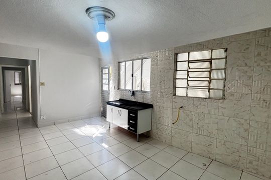 Cozinha de casa para alugar com 1 quarto, 100m² em Santa Terezinha, Santo André