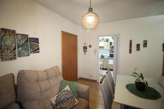 Sala de apartamento à venda com 2 quartos, 53m² em Vila Ipiranga, Porto Alegre