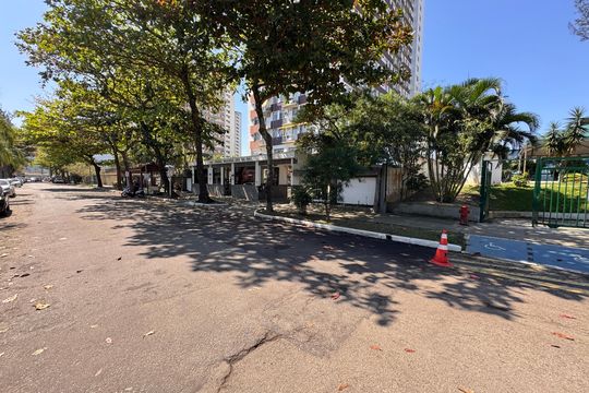 Fachada de apartamento à venda com 2 quartos, 58m² em Barra da Tijuca, Rio de Janeiro