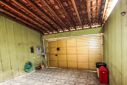 Garagem de casa à venda com 3 quartos, 150m² em Vila Dom Pedro I, São Paulo