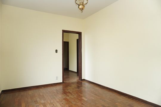 Sala de apartamento à venda com 3 quartos, 120m² em Coração Eucarístico, Belo Horizonte