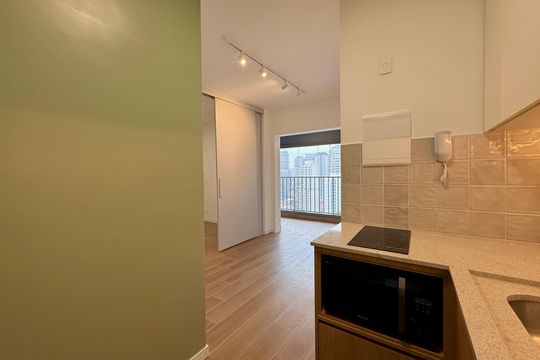 Cozinha de apartamento para alugar com 1 quarto, 35m² em Santo Amaro, São Paulo